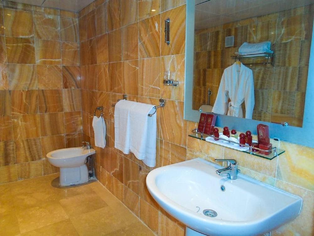 Hotel Les Zianides Тлемсен Экстерьер фото